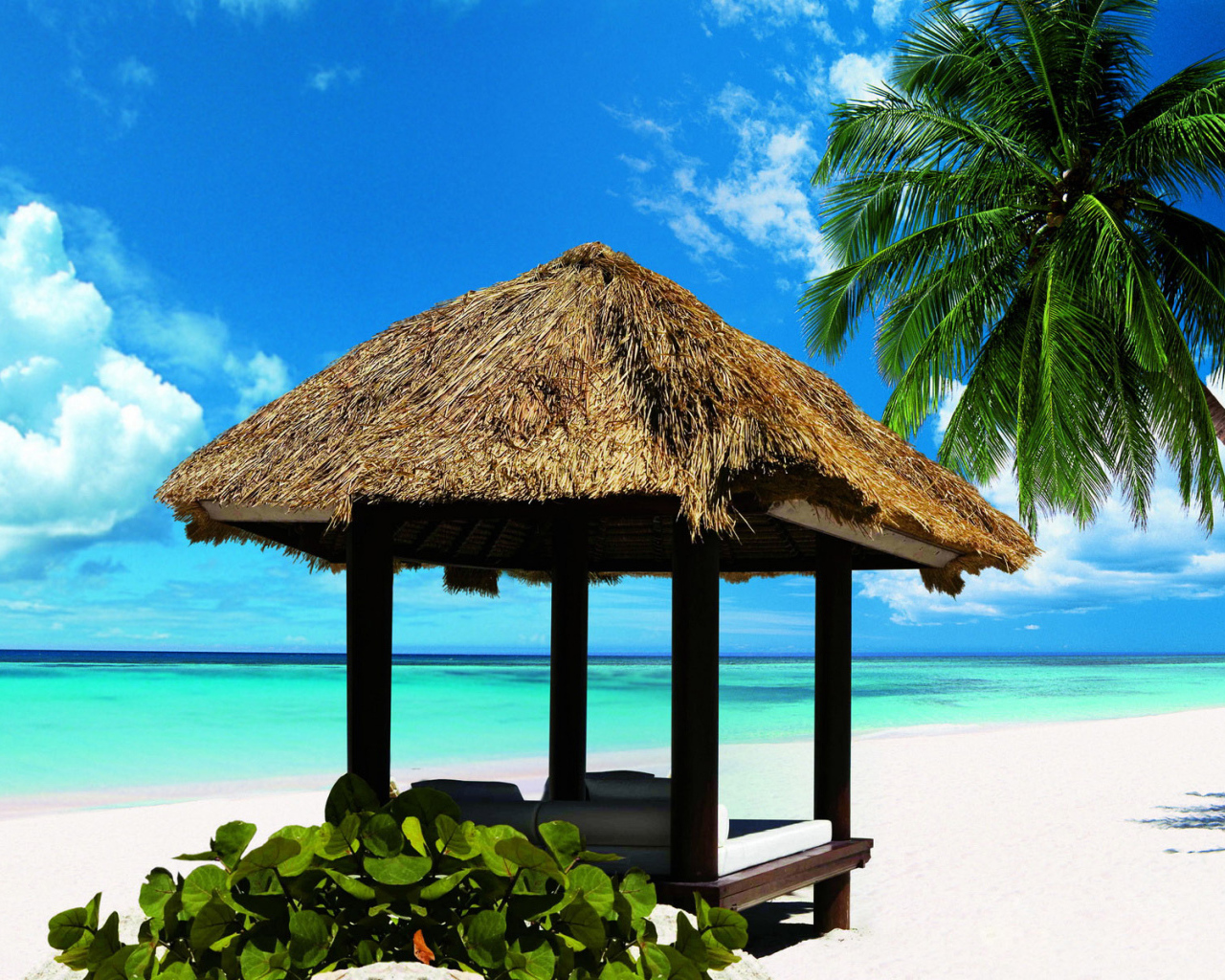 Беседка на берегу