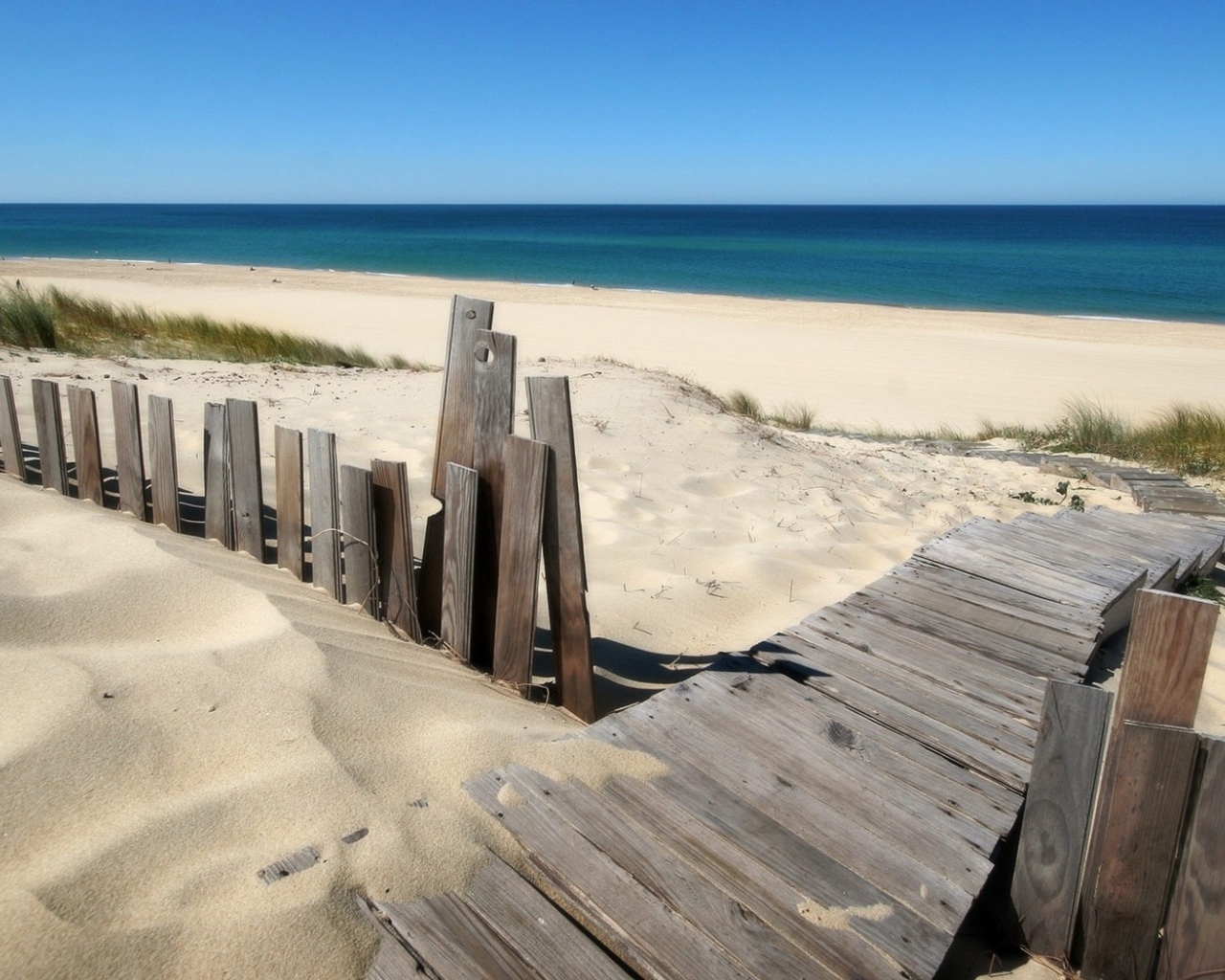 Песчаный берег