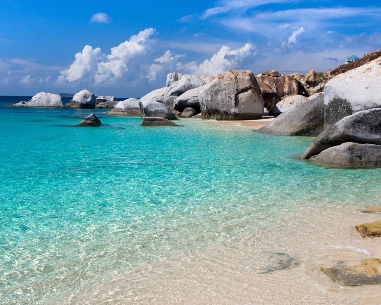 Камни, пляж, море