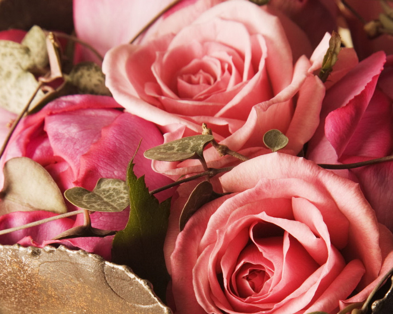 Букетик розовых роз