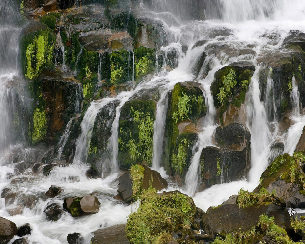 Красивый водопад
