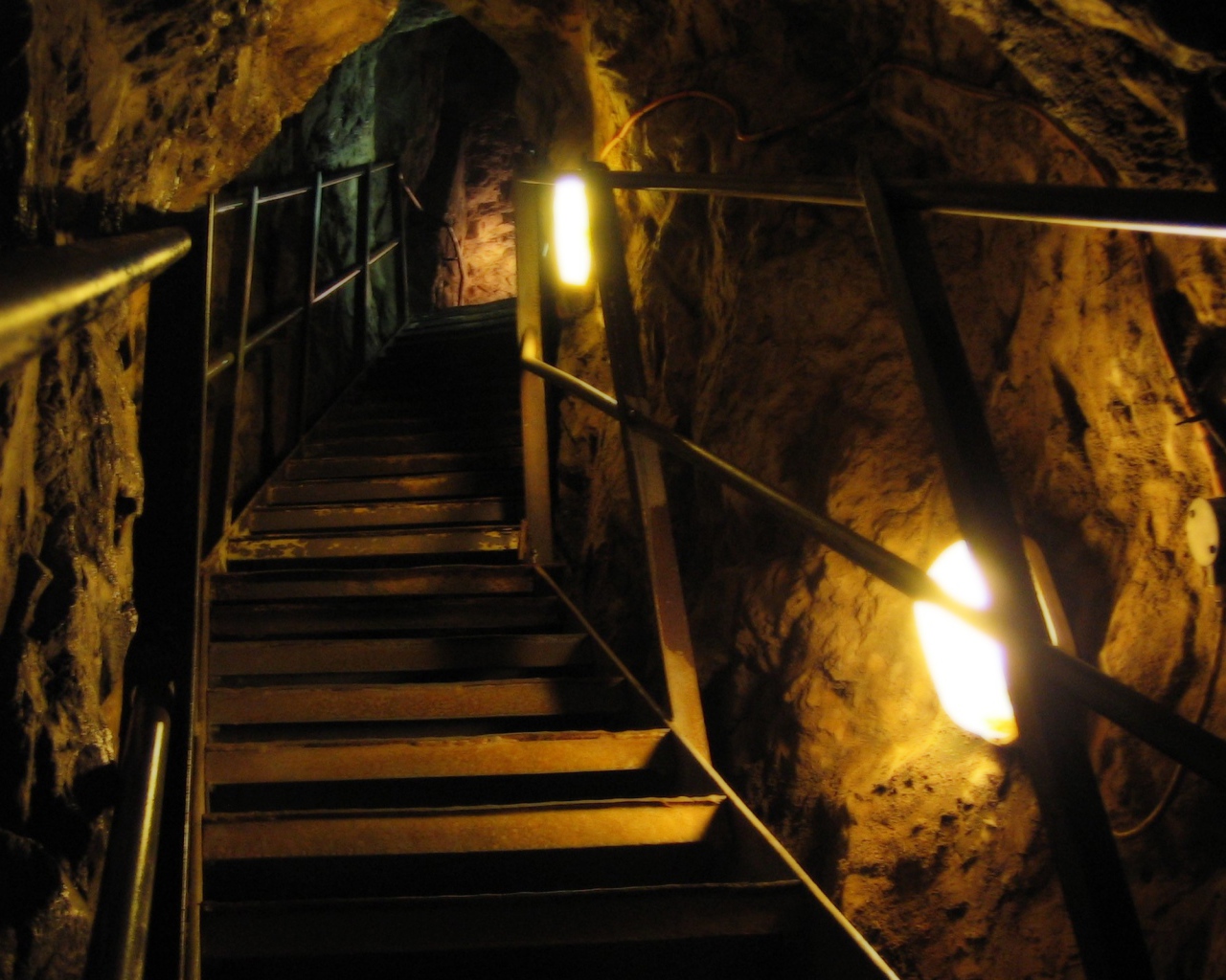 Выход из пещеры