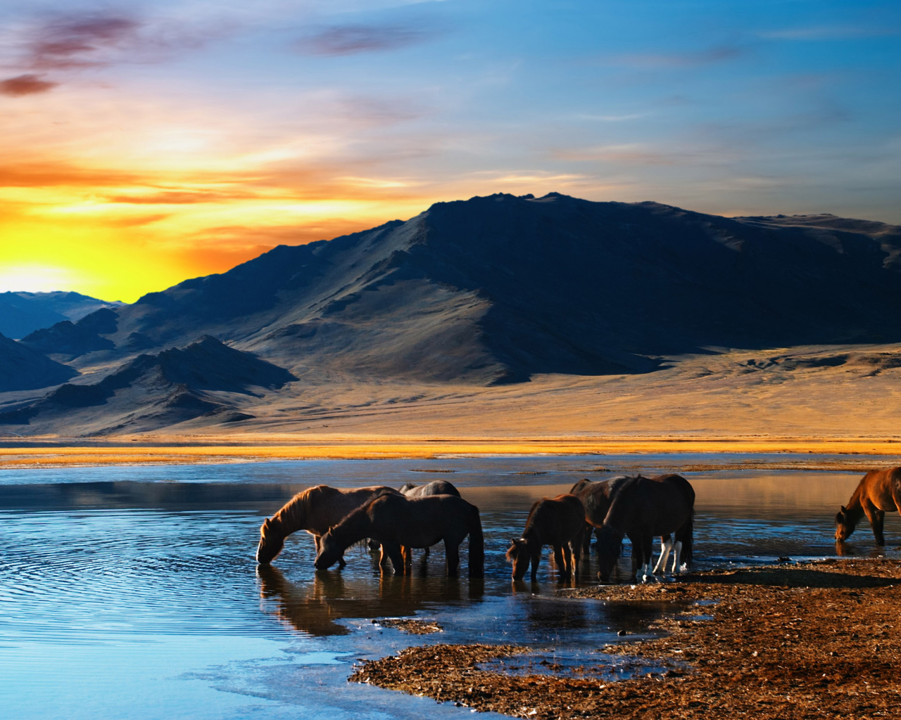 Озеро в горах