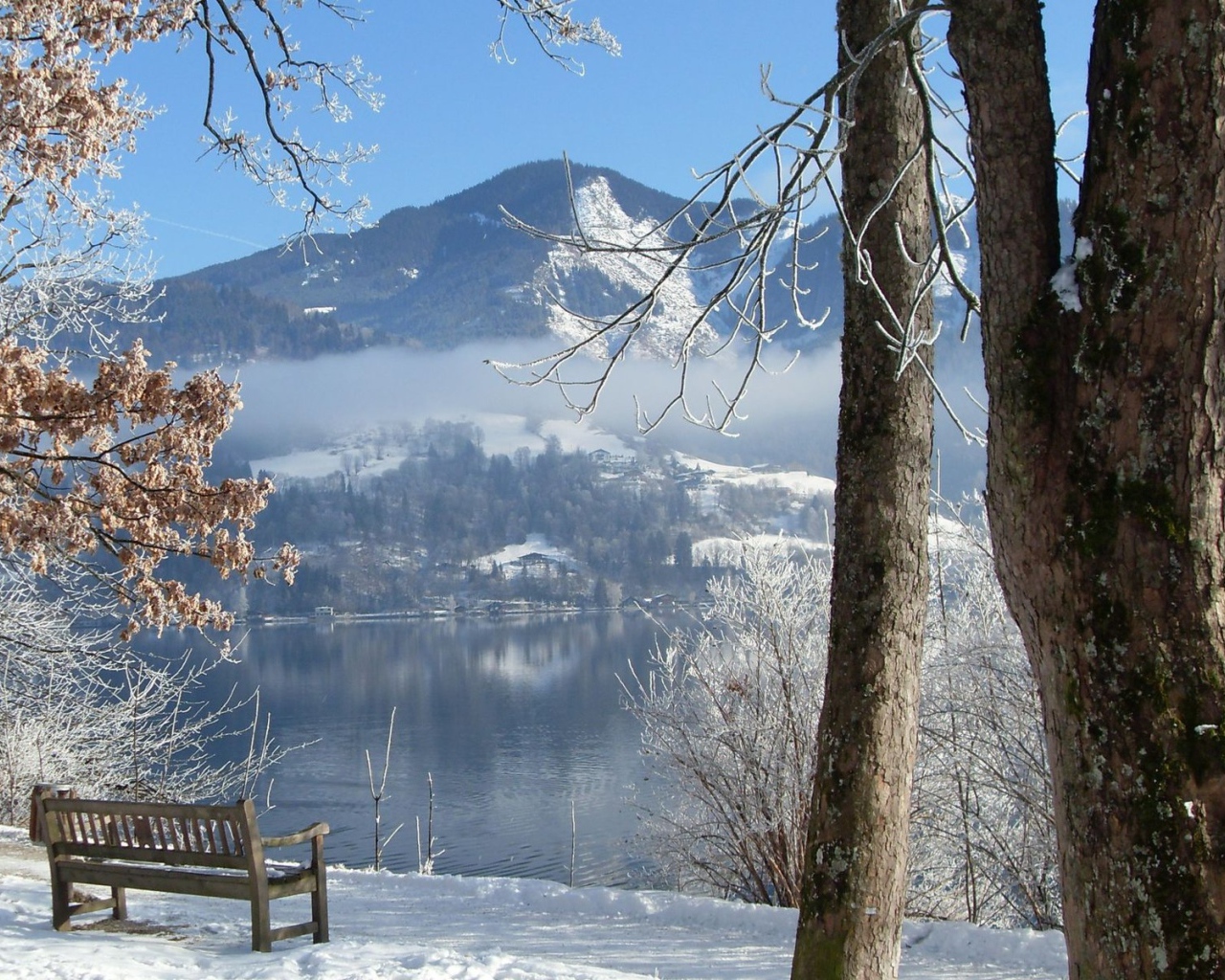 Гора под снегом