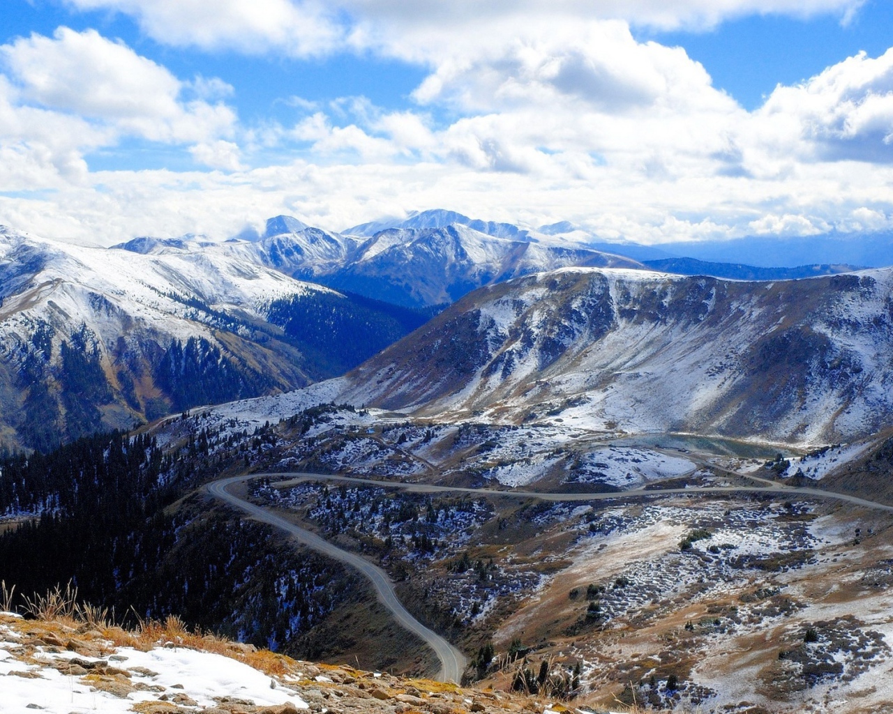 Узкая горная дорога