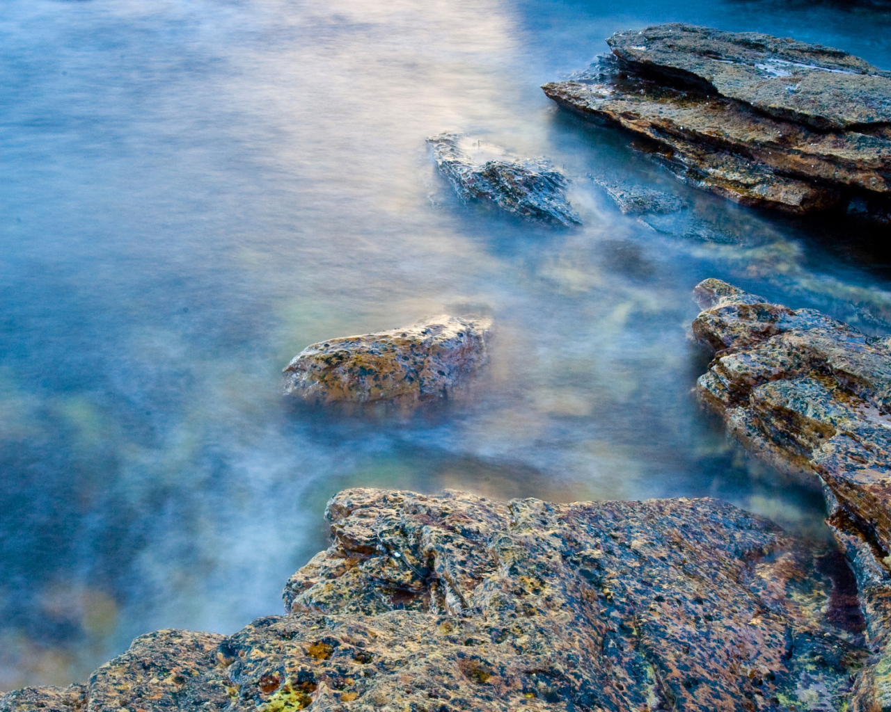 Разноцветные камни