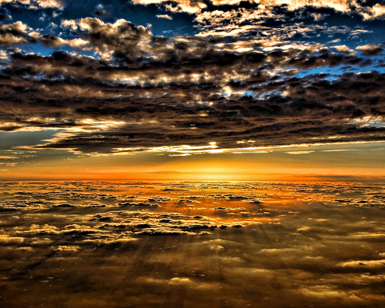 Закат среди небес