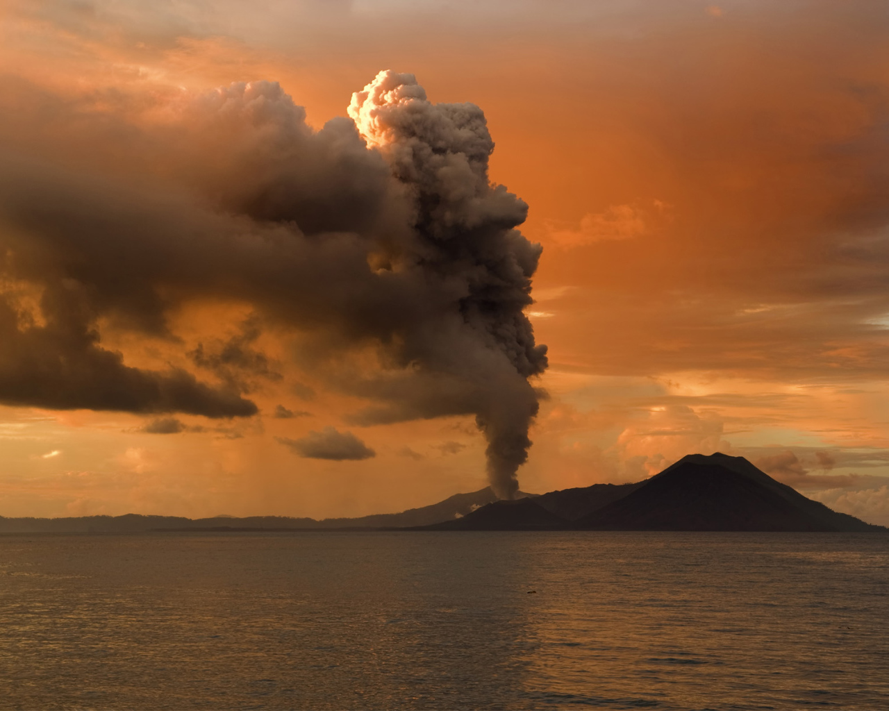 Вулкан Тавурвур, Новая Гвинея