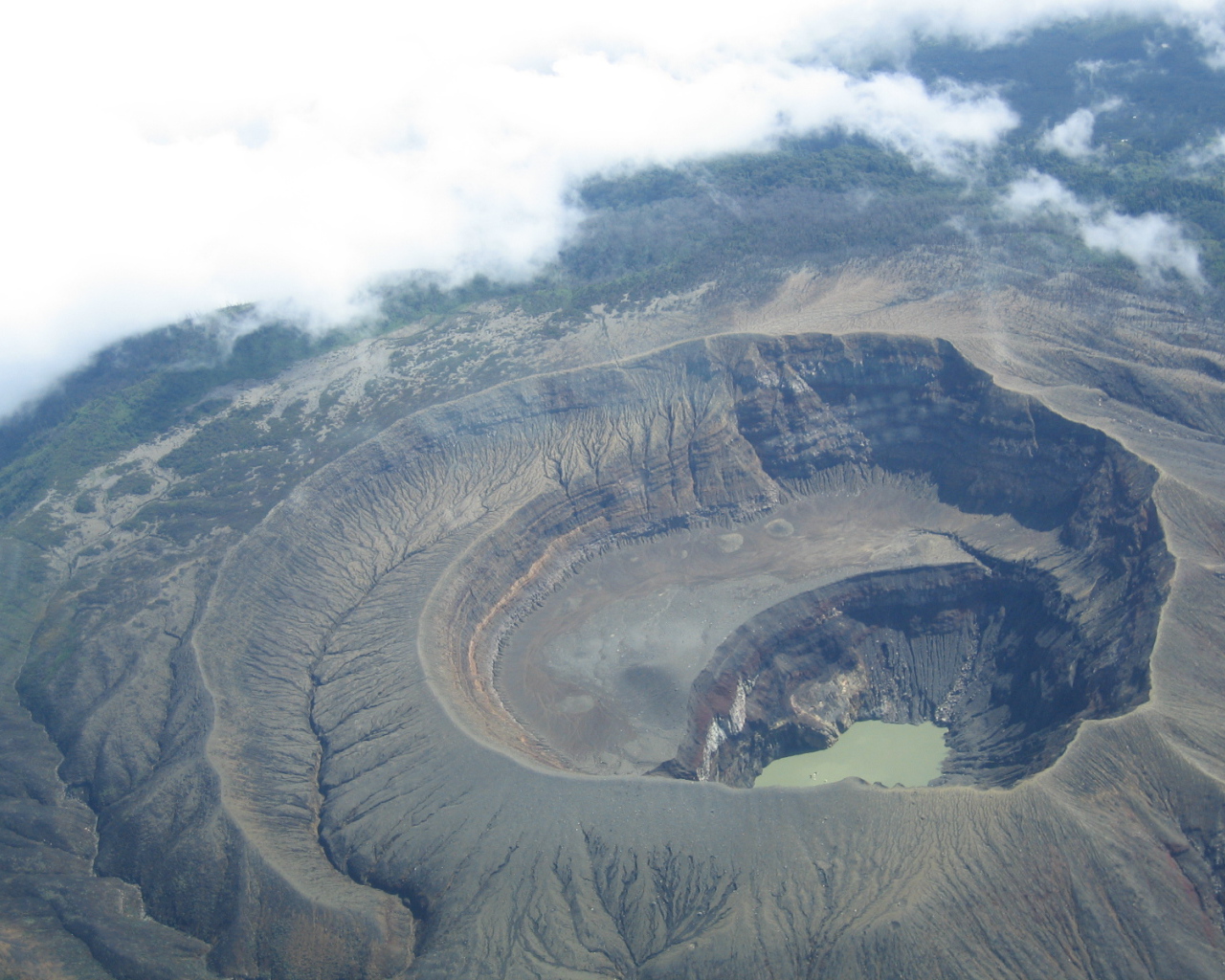 Вулкан Santa Ana