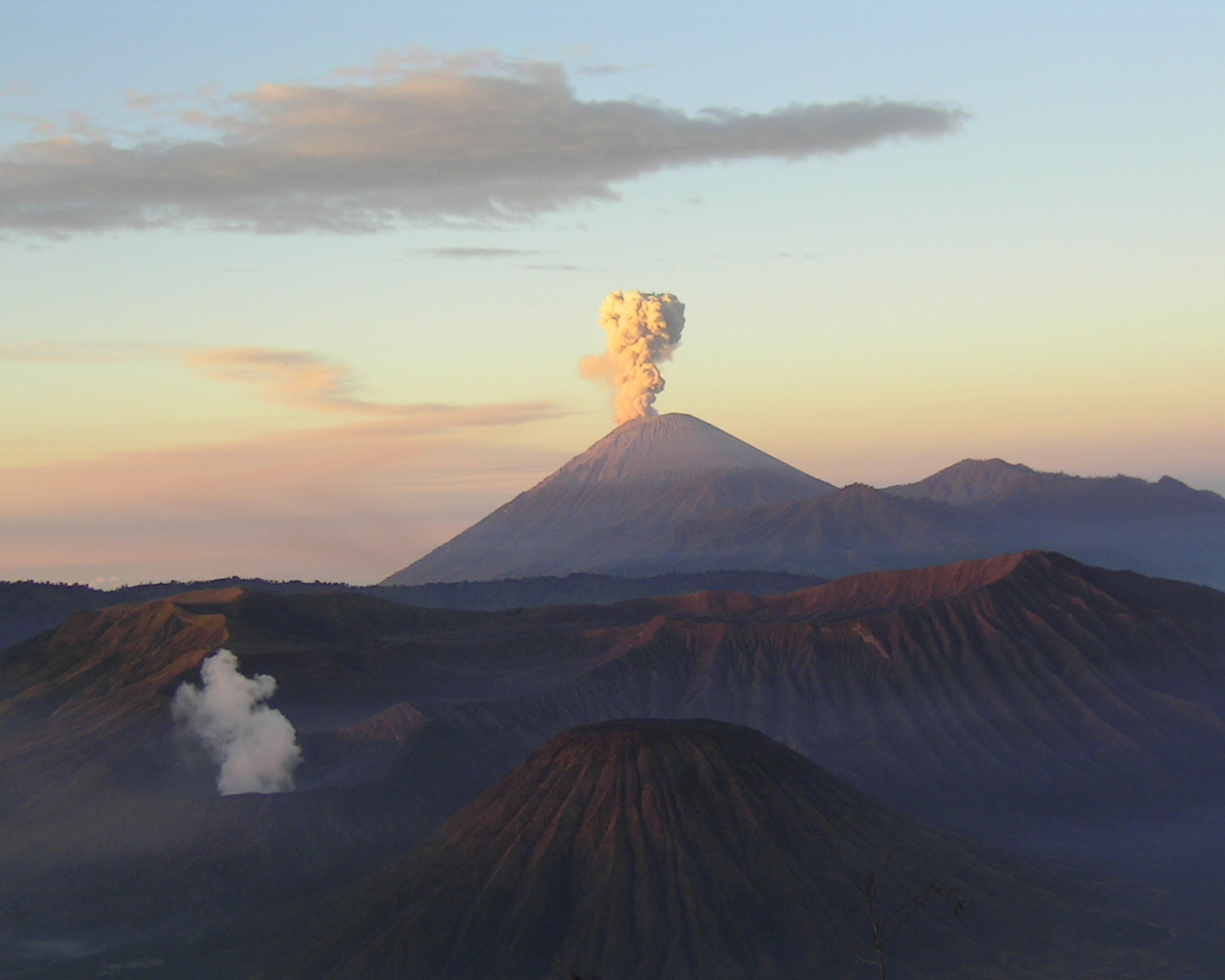 Вулкан Махамеру, Индонезия