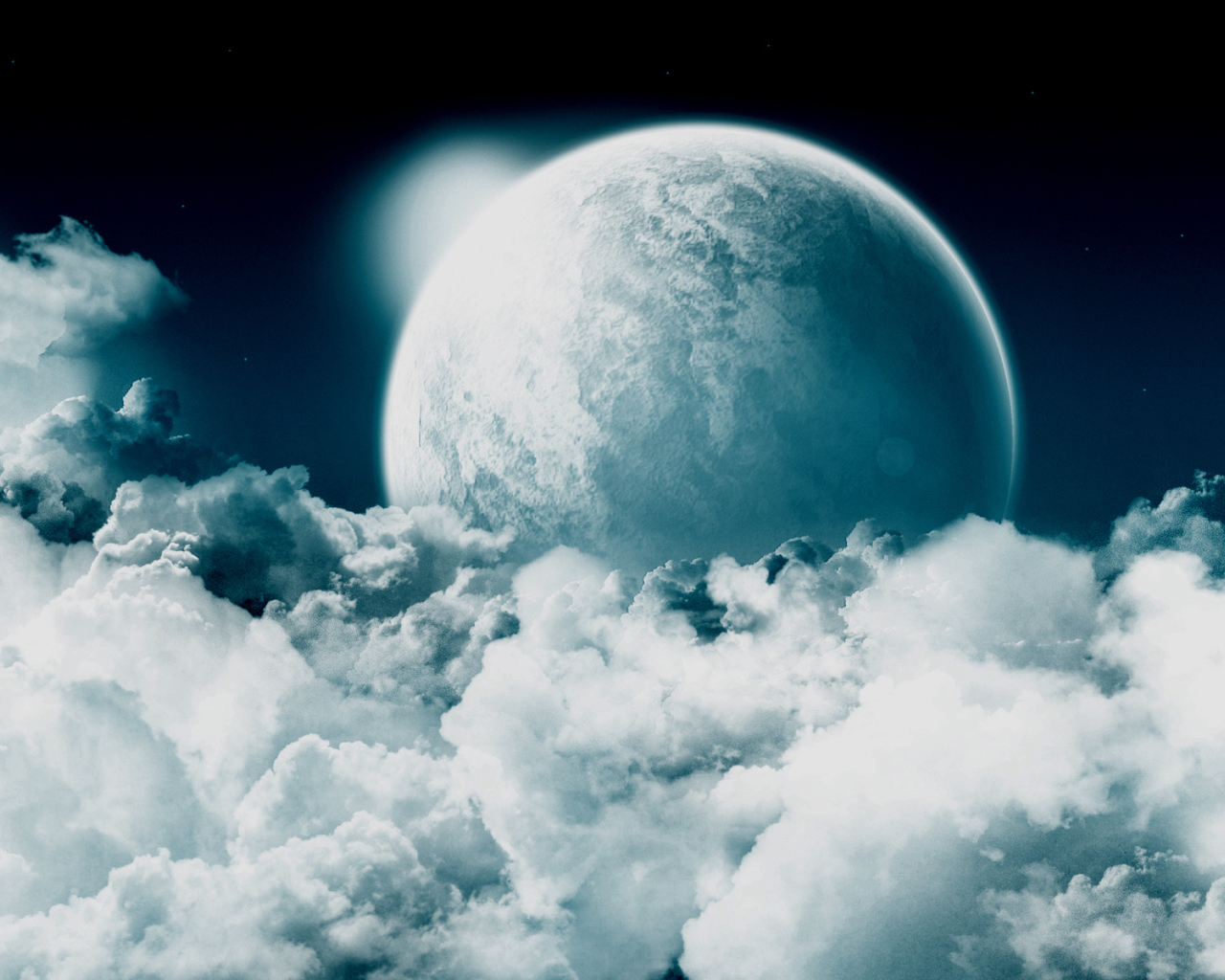 Планета среди облачности