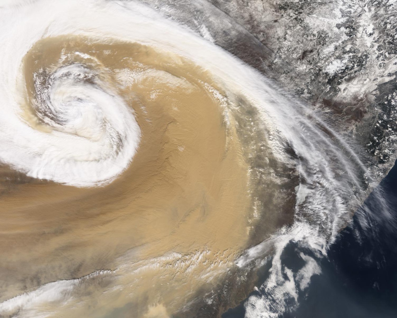 Снимок со спутника Ураган