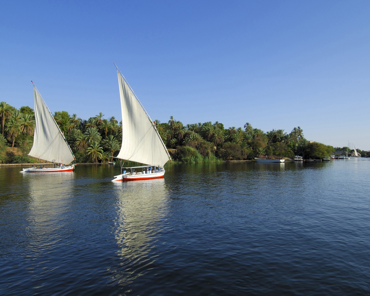 Парусники на реке Нил Египет