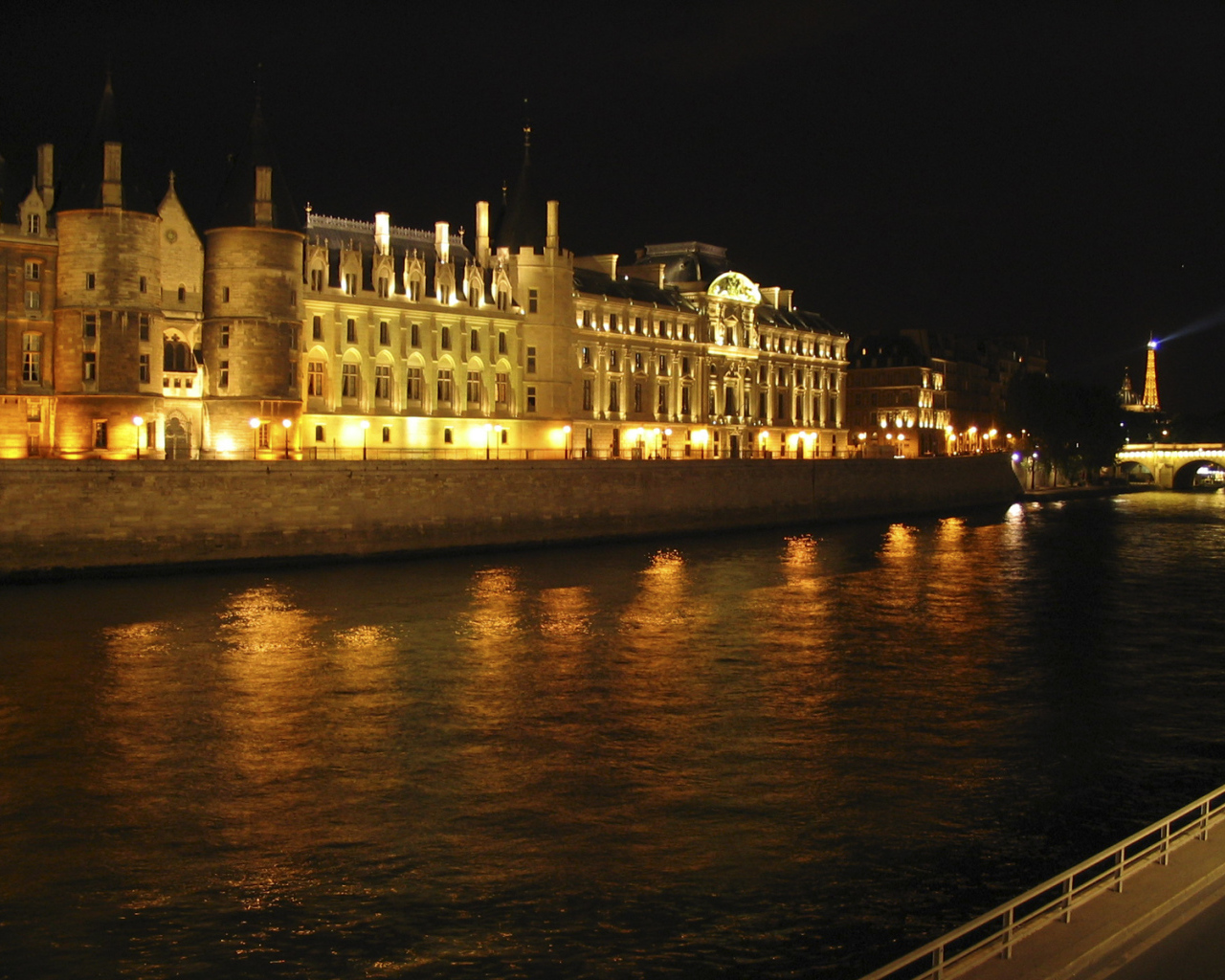 Ночь на реке Сена