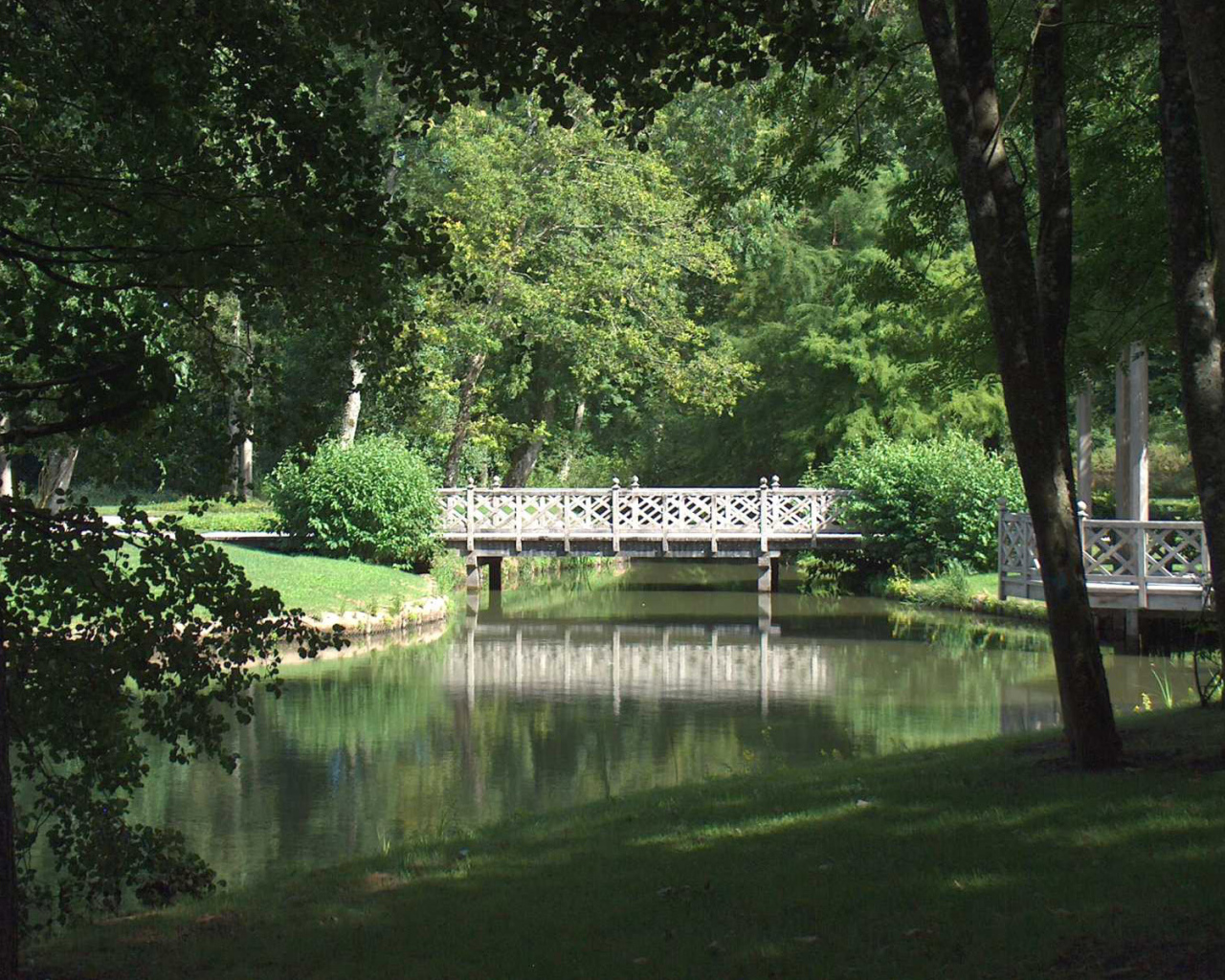 Мостик в парке