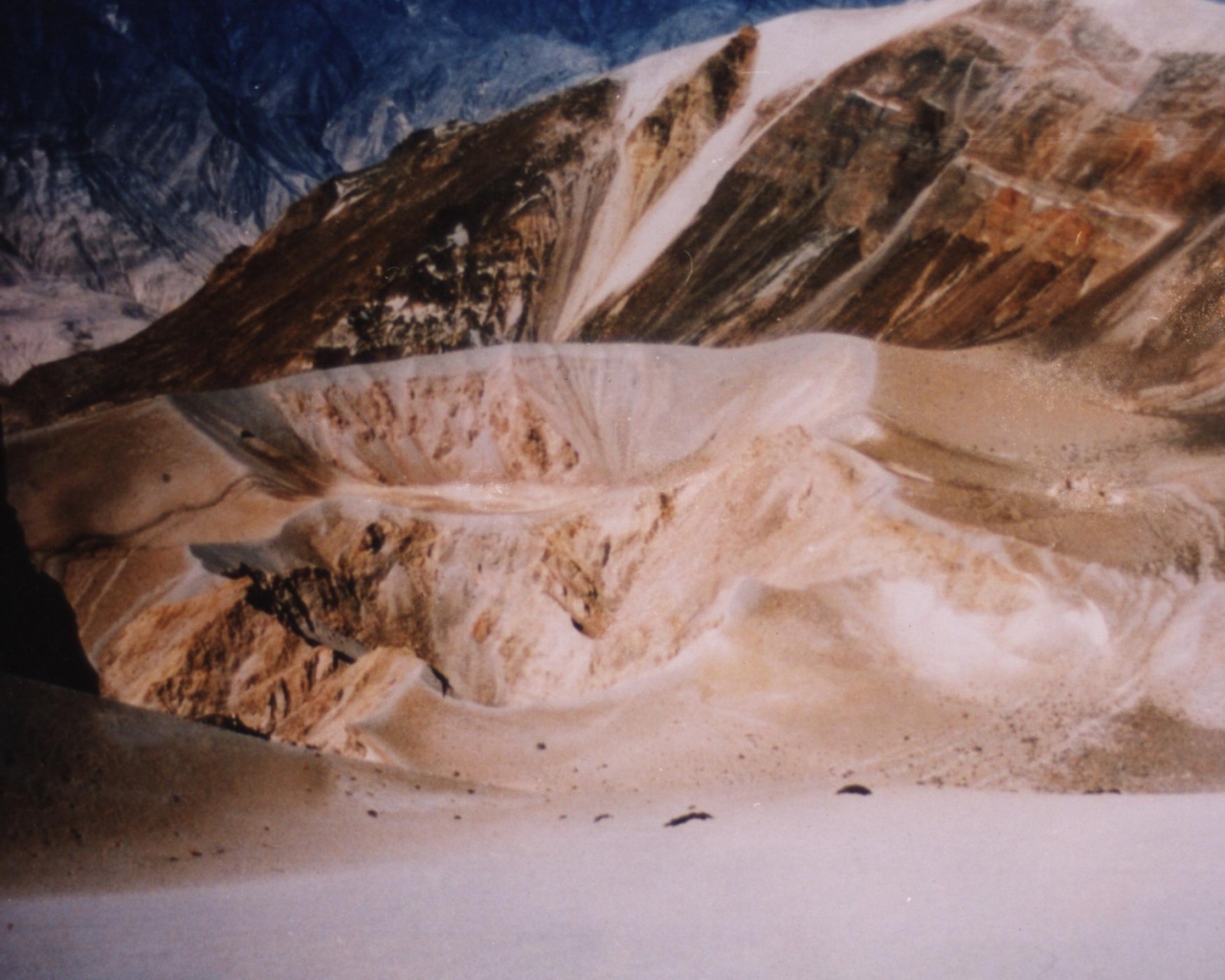 Извержения вулкана Эйяфьядлайёкюдль