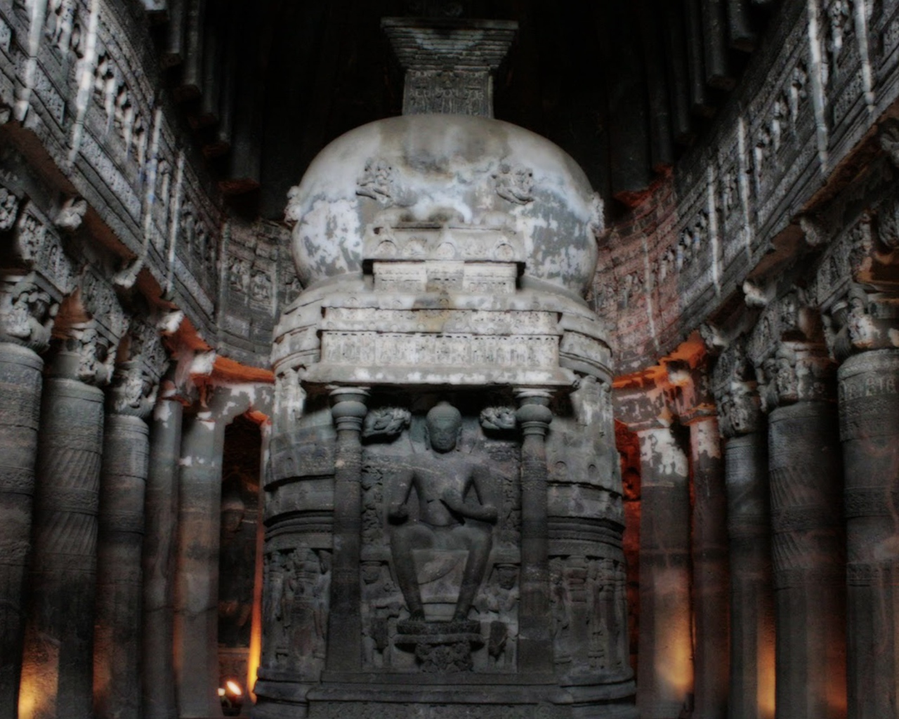 Древний храм