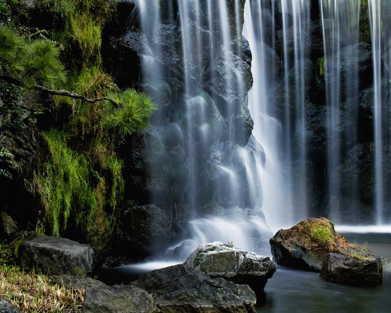 Водопад в Японии