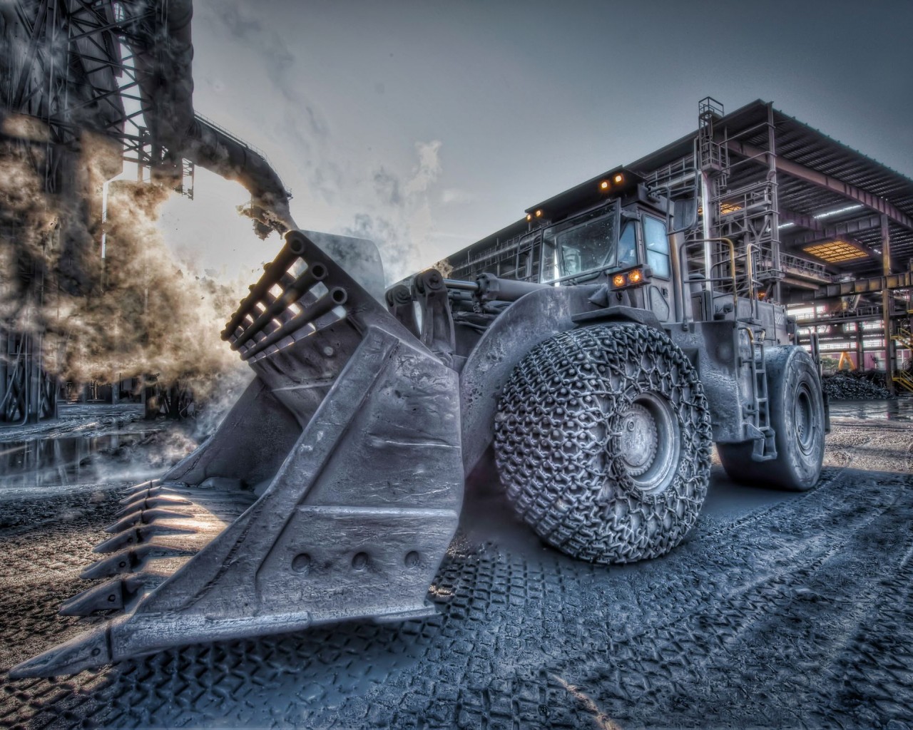 Мощный трактор