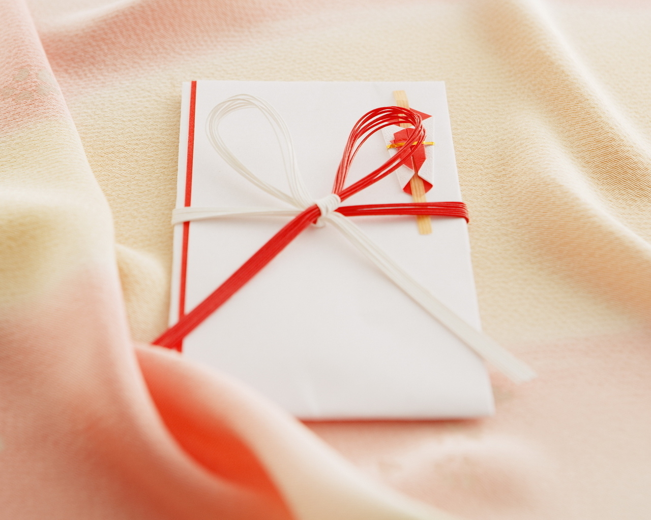 Скромная открытка