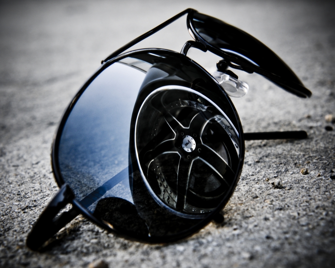 Солнцезащитные очки