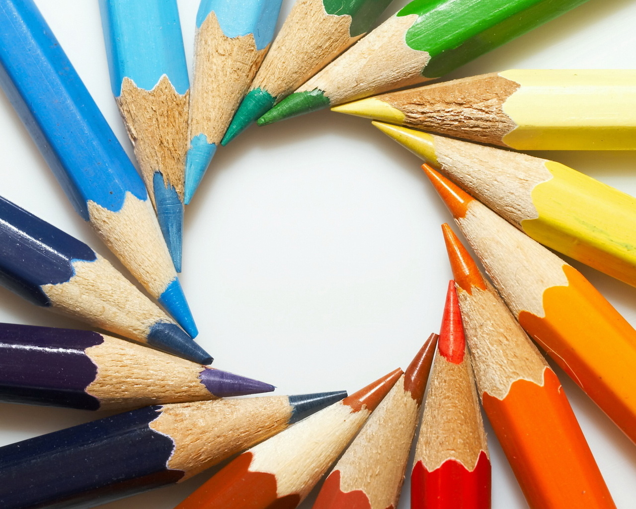 Цветные карандаши