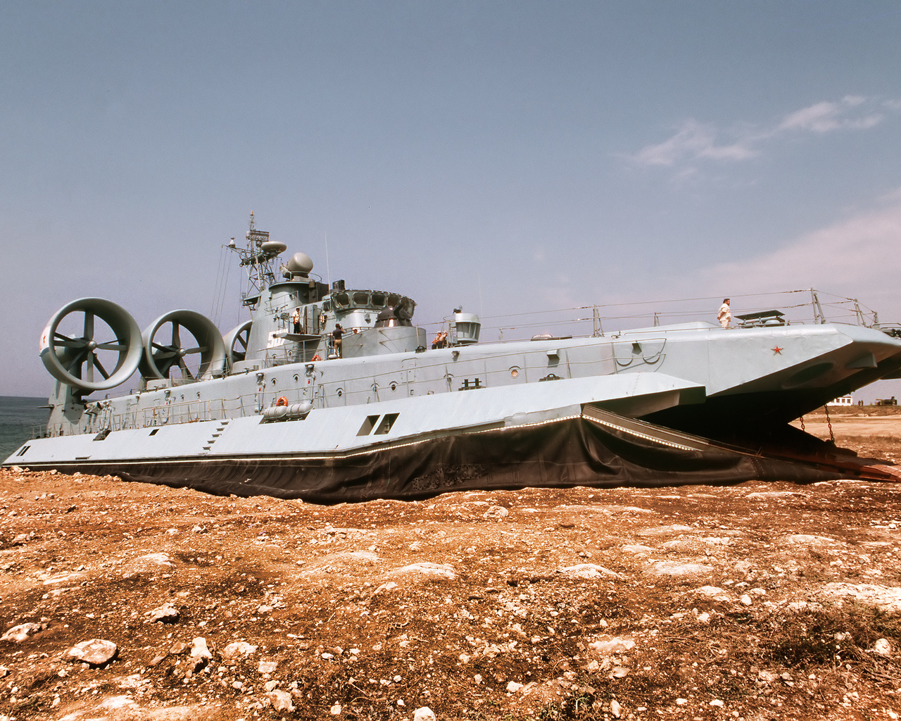 Корабль на воздушной подушке