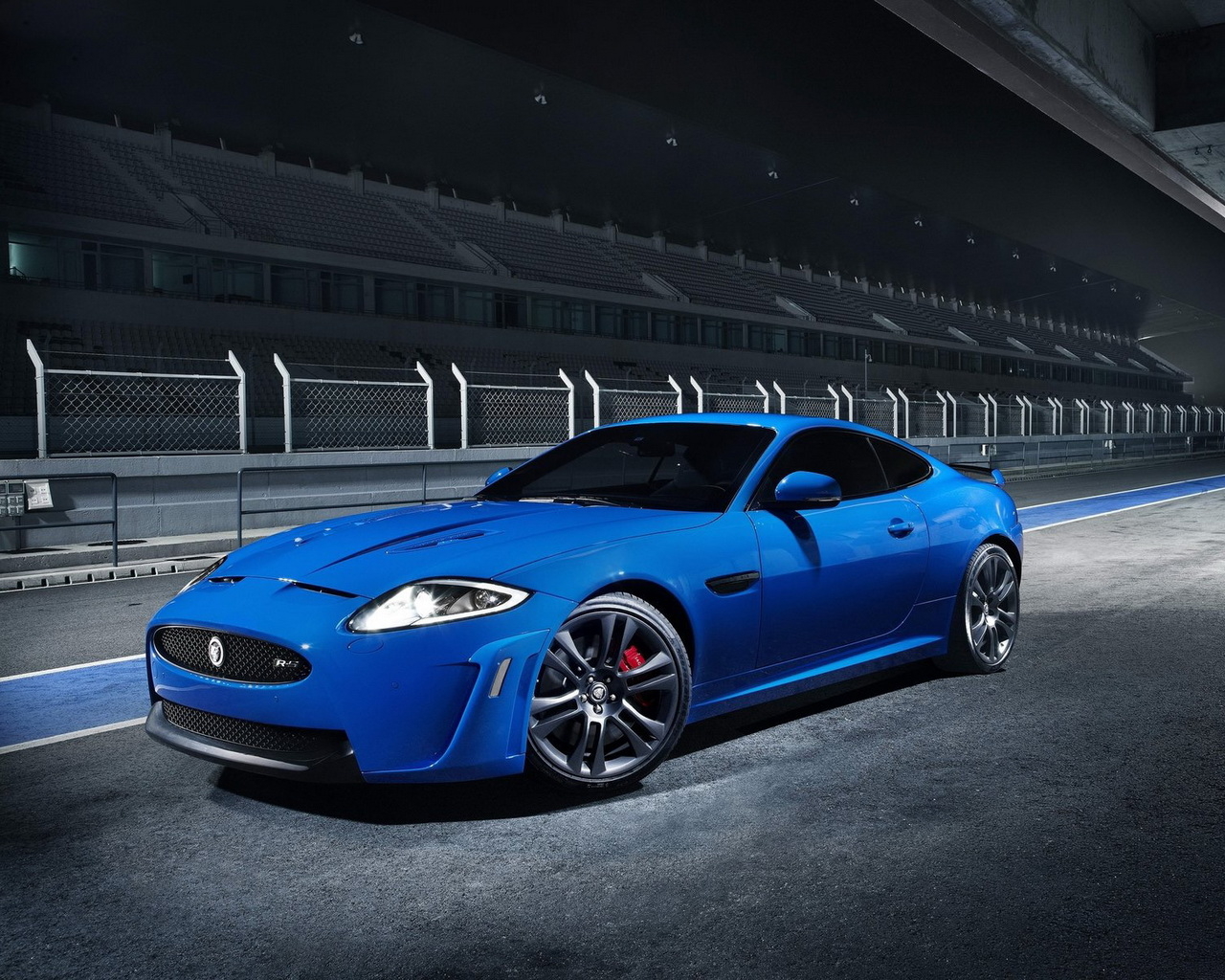 Jaguar-XKR-S