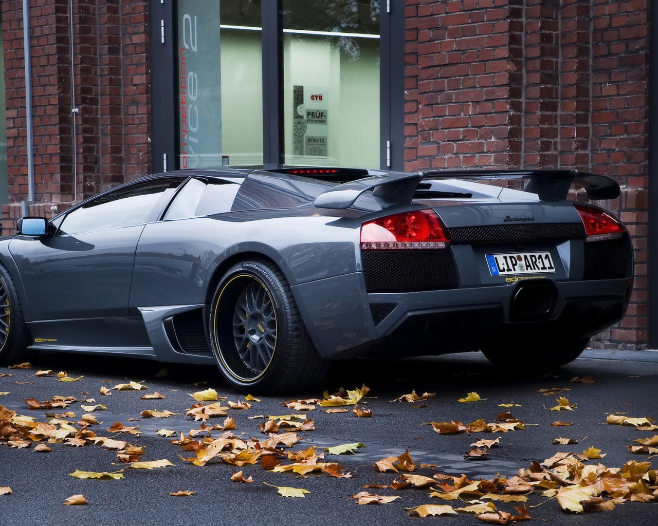 Lamborghini Murcielago вид сзади