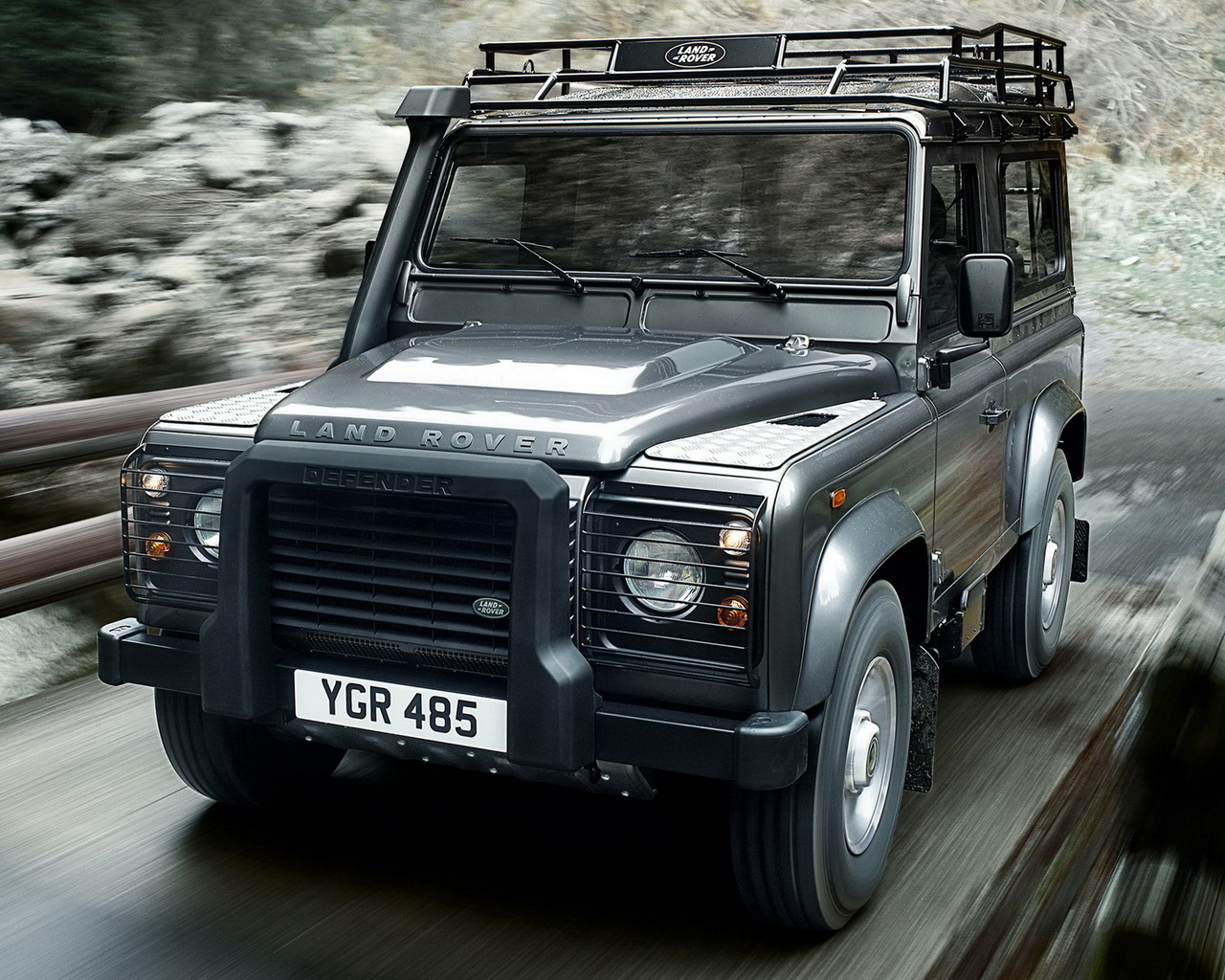 Land Rover Defender 90