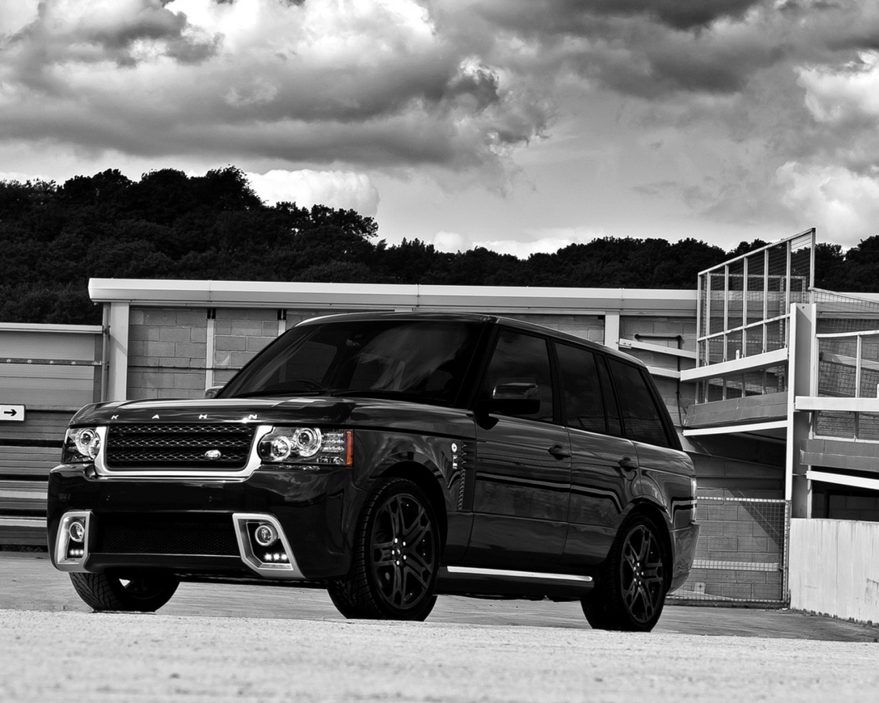 Range-Rover-Black-Vogue