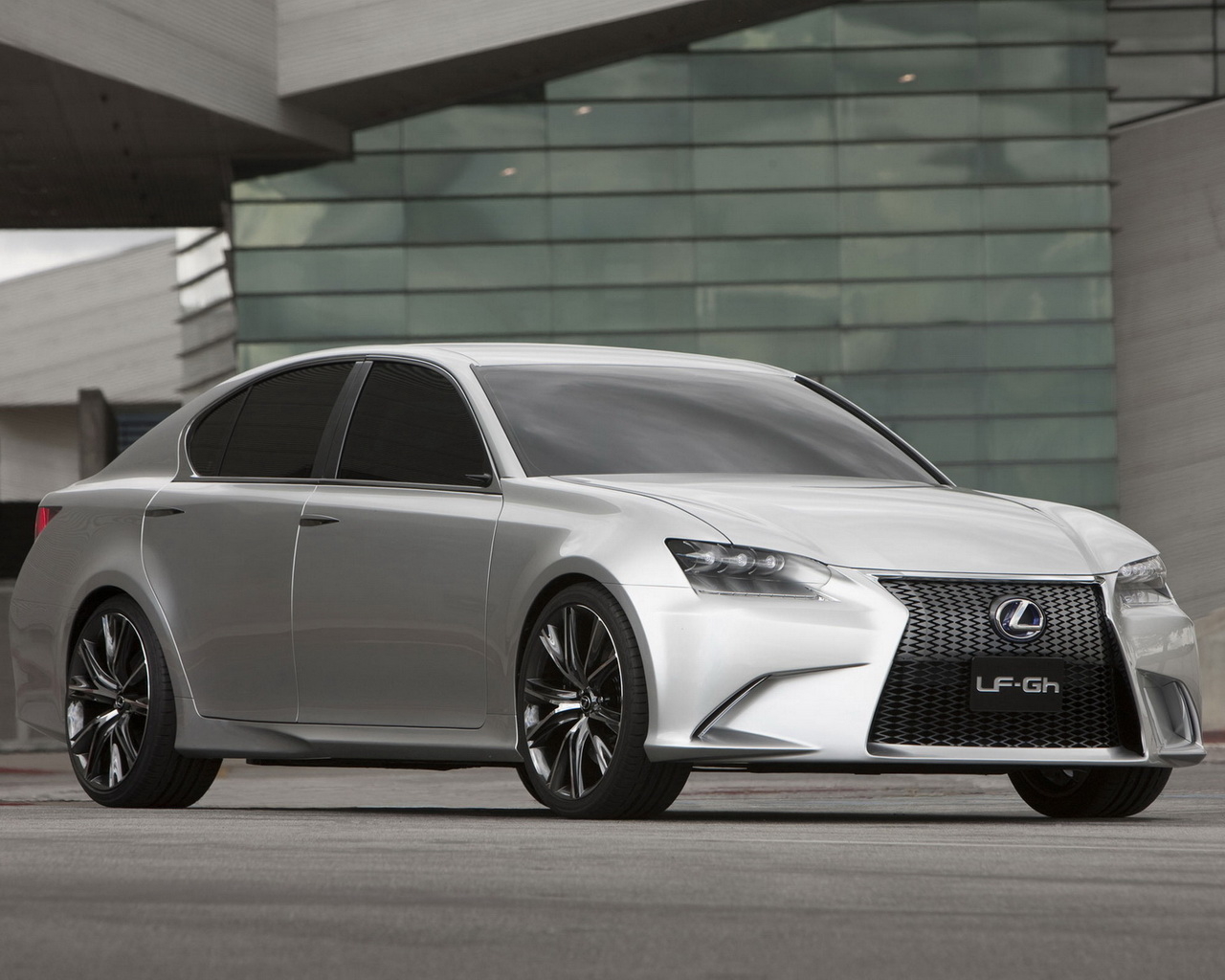 new Lexus LS-Gh