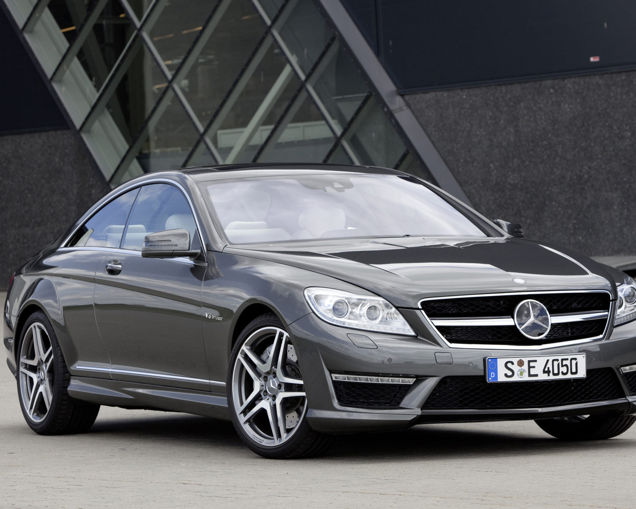 Mercedes Benz CL63 AMG, серый