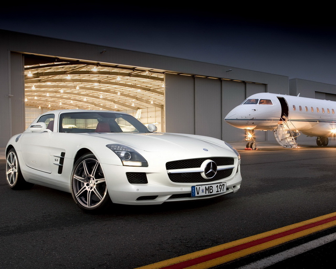 Mercedes Benz SLS AMG