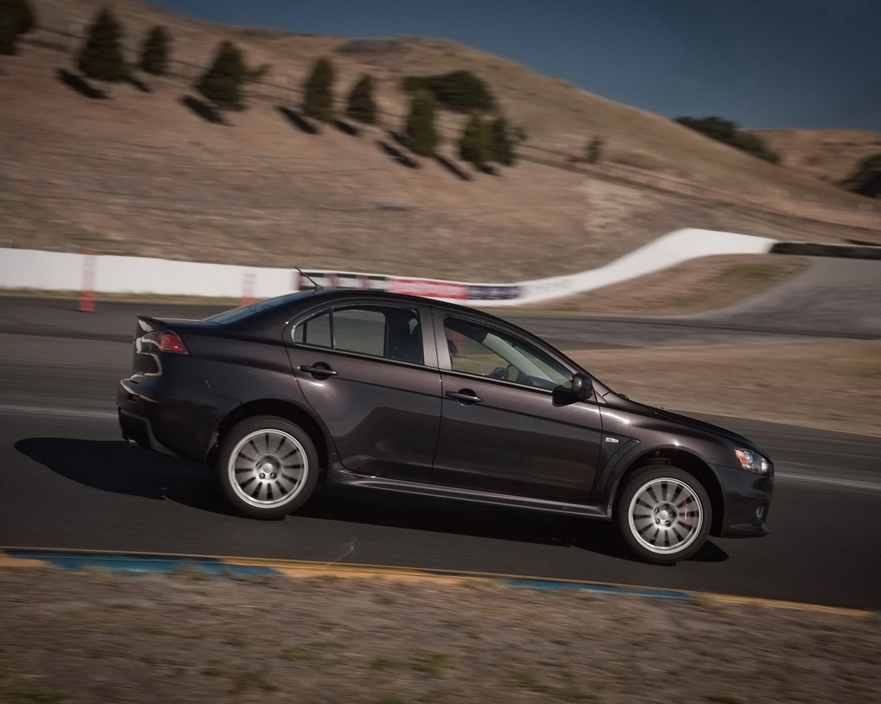 Mitsubishi-Lancer-Evolution