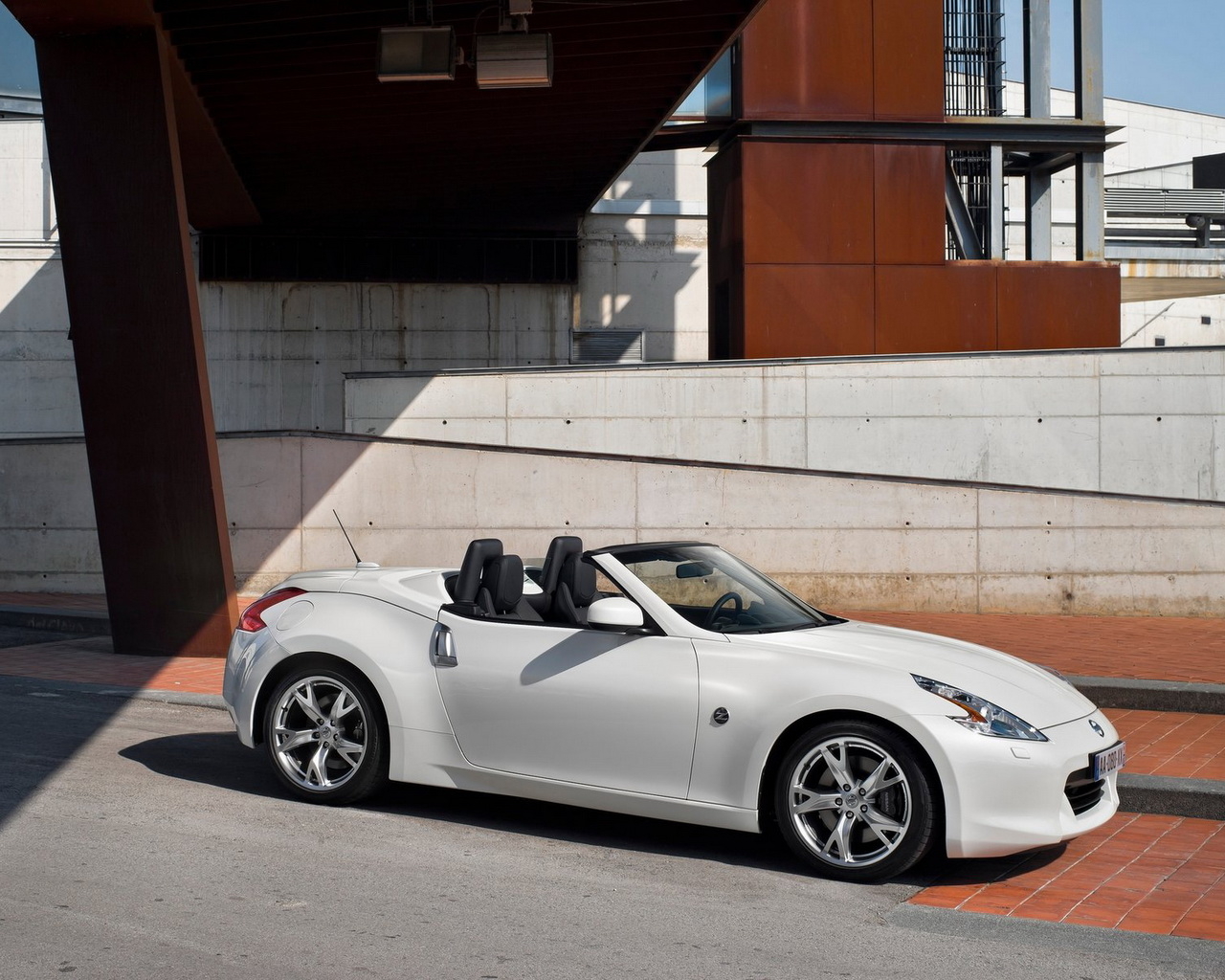 Nissan-370Z Roadster