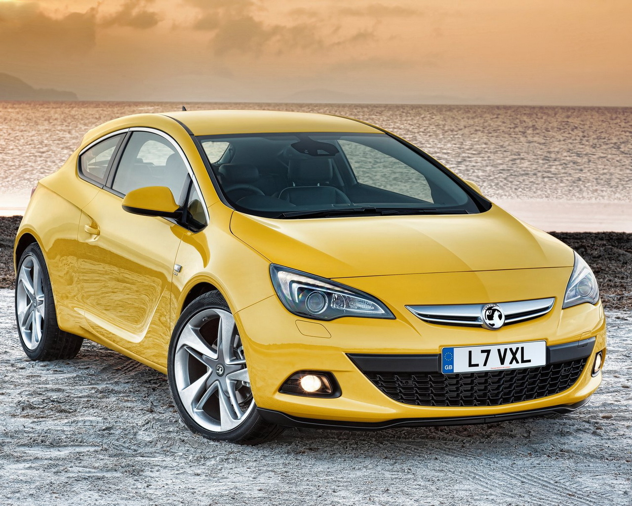 2012 Vauxhall-Astra GTC