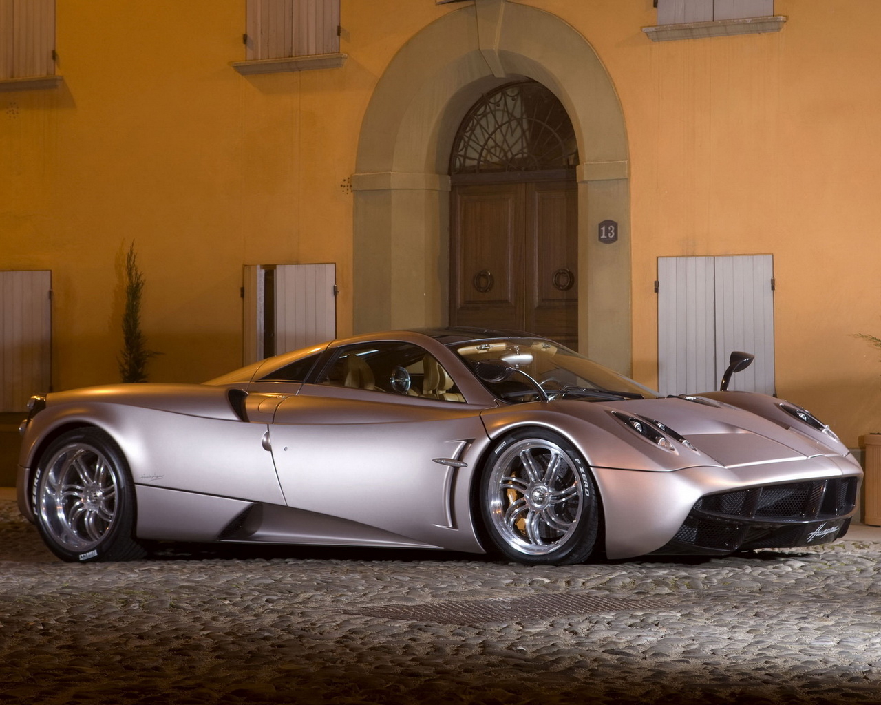 cуперкар Pagani Huayra
