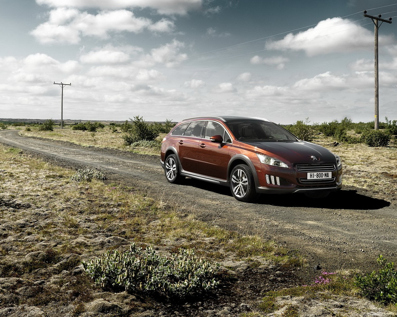 новый Peugeot-508 RXH