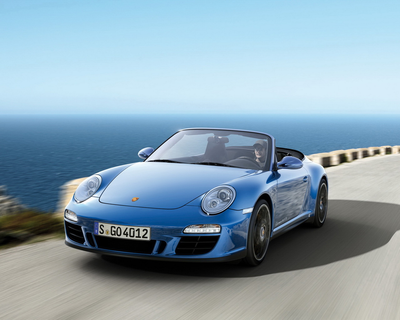 Porsche-Carrera-4-GTS Cabriolet