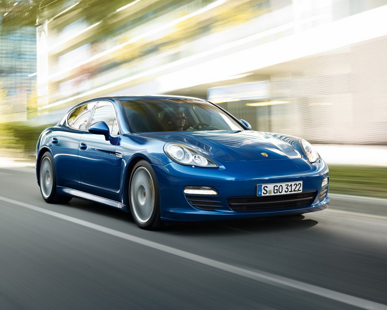 Porsche-Panamera S Hybrid