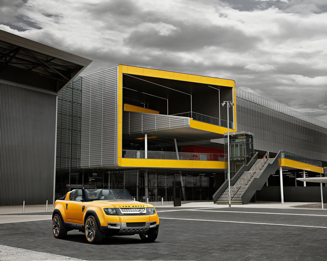 Land Rover-DC100 Sport Concept