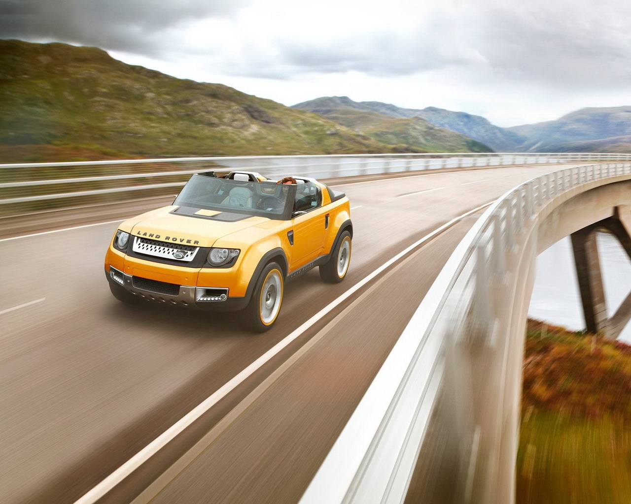 Land Rover-DC100 Sport Concept