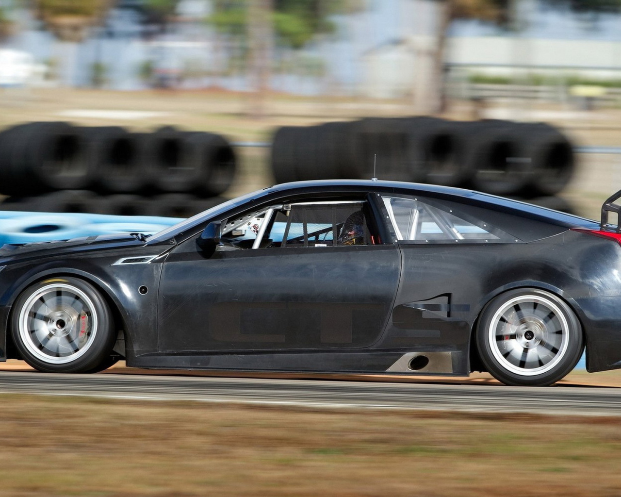 new Cadillac-CTS-V Coupe