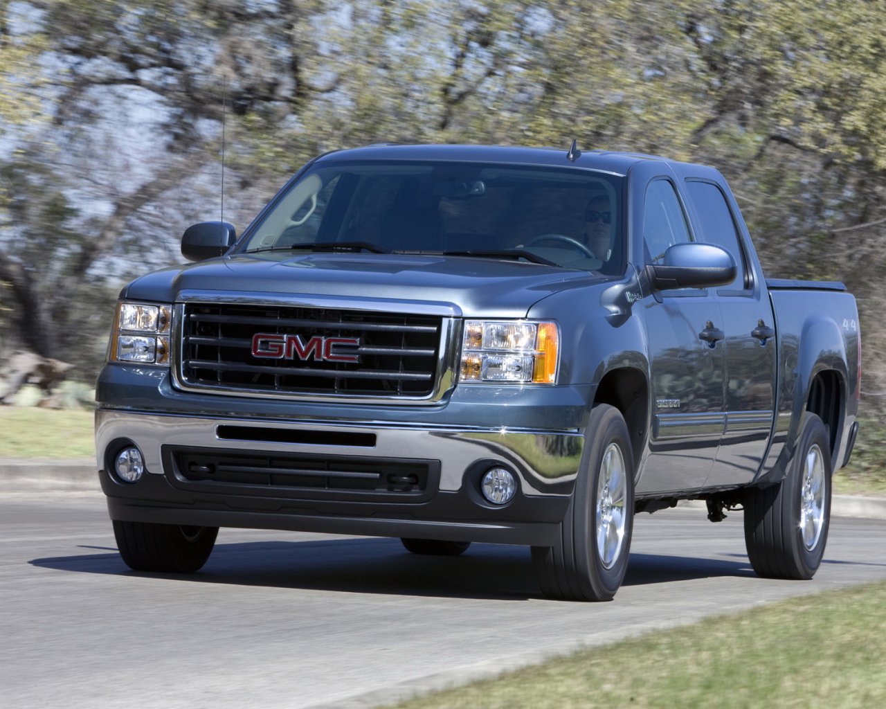 2011-GMC-Sierra-Hybrid