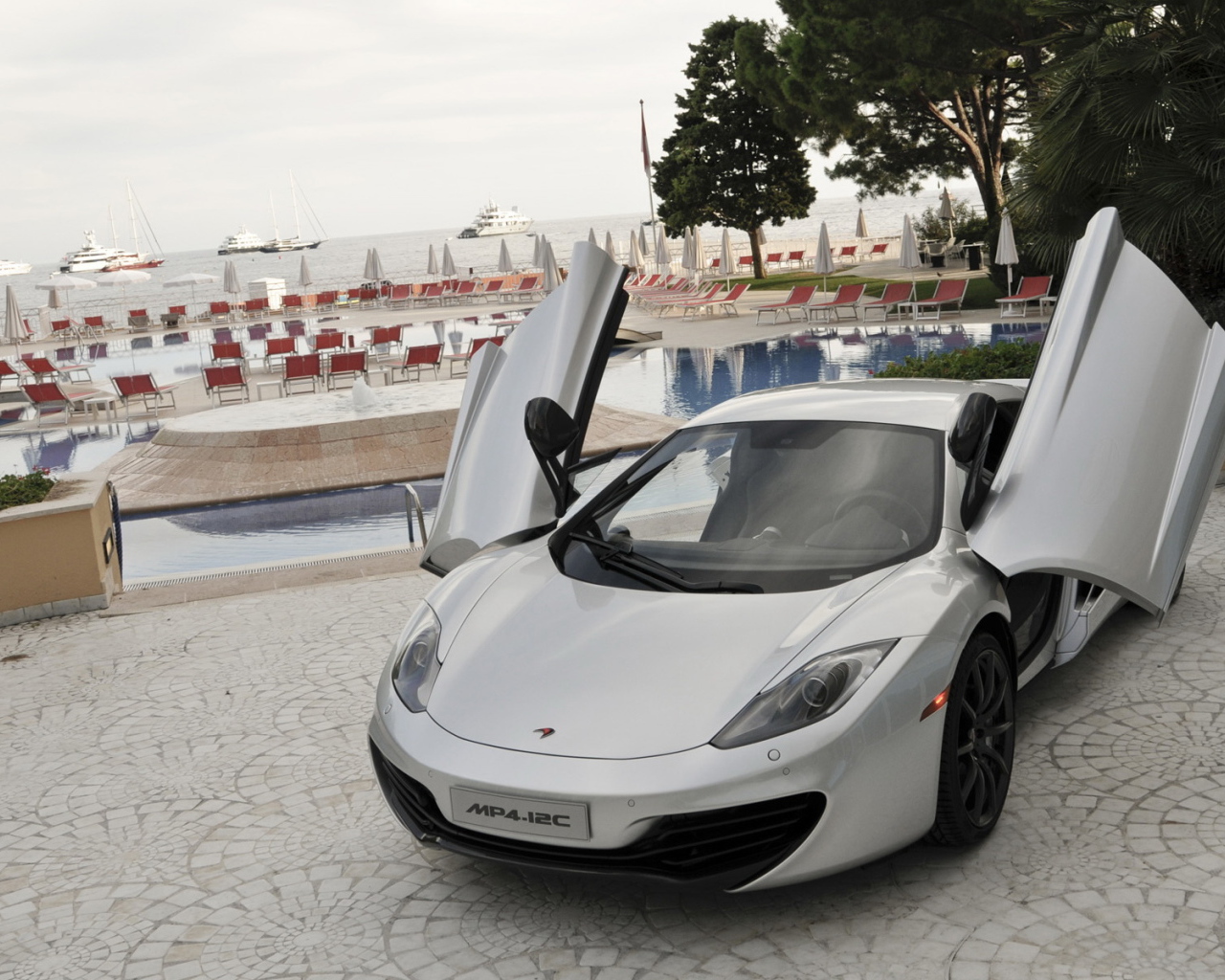 McLaren-MP4-12C