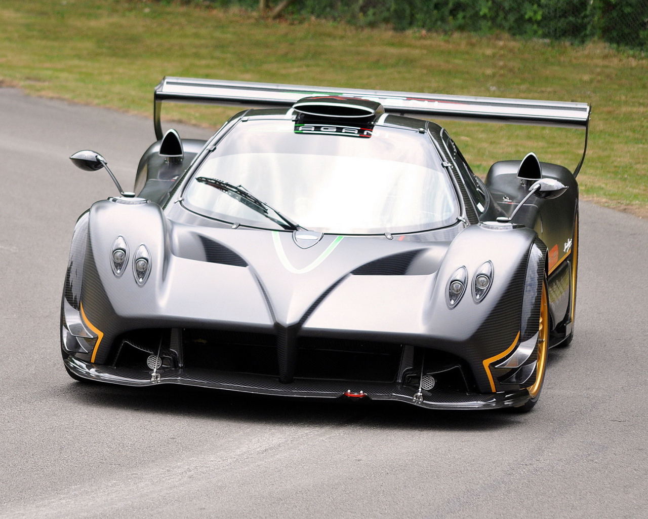 Рagani Zonda R