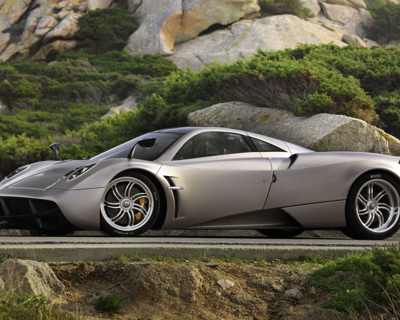 спортивный Pagani Huayra