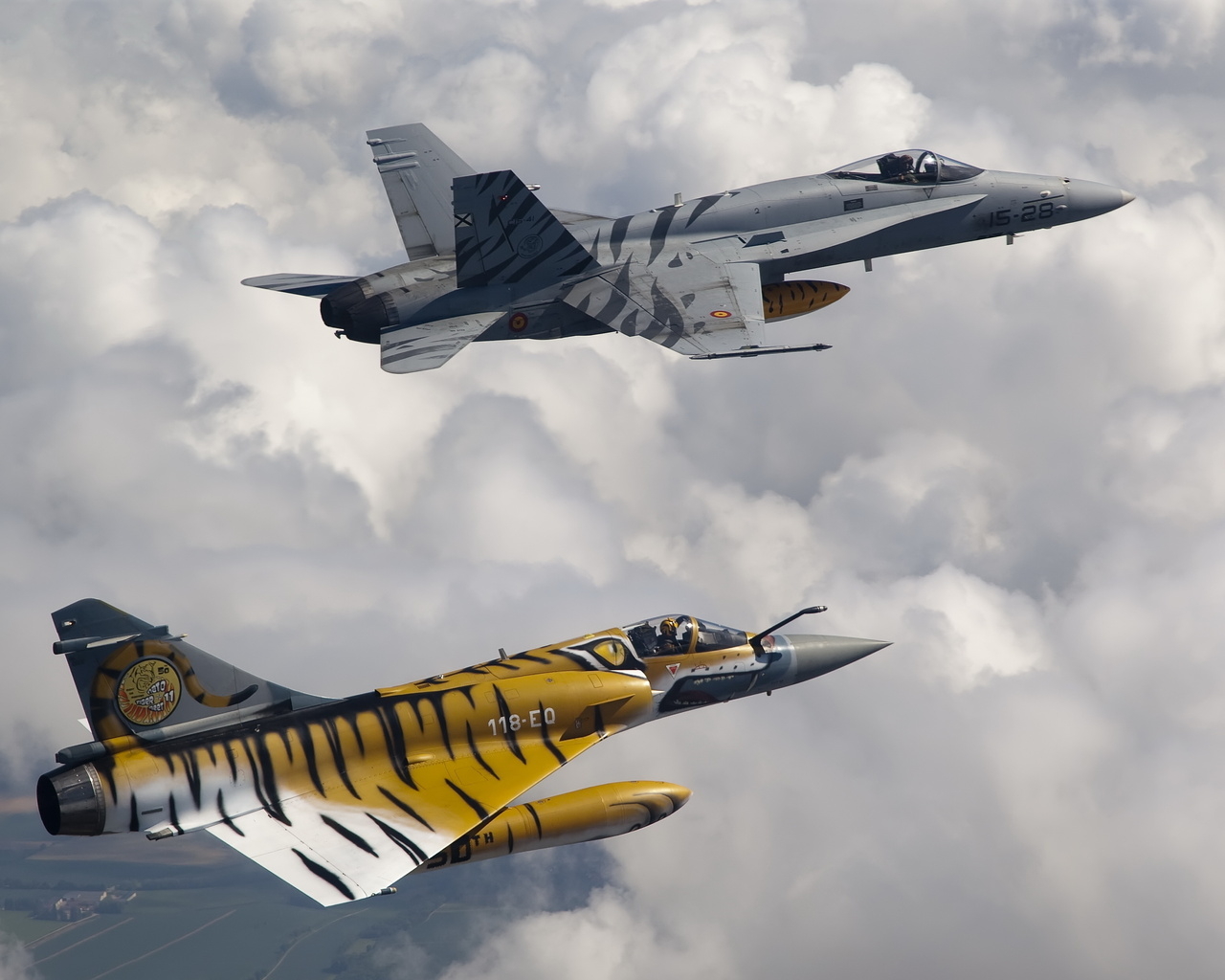 McDonnell Douglas FA-18 и Mirage 2000