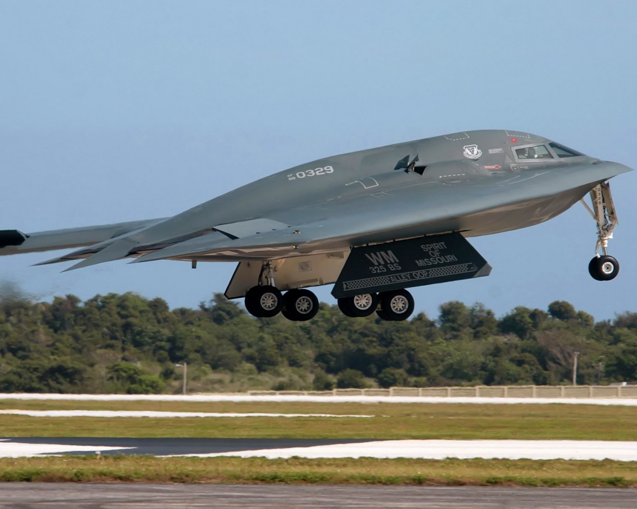 Взлет самолета невидимки